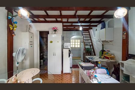 Casa à venda com 4 quartos, 280m² em Vila Nova, Porto Alegre