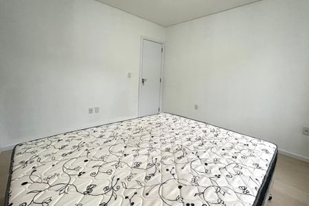 Suite 1 de apartamento para alugar com 2 quartos, 84m² em Ribeirão da Ilha, Florianópolis