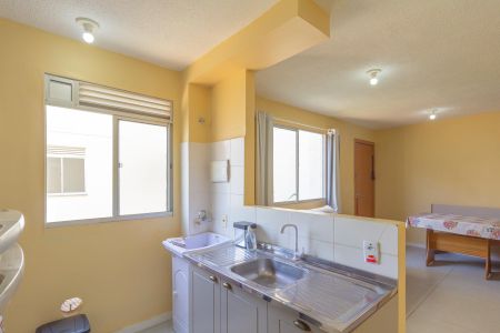 Apartamento para alugar com 48m², 2 quartos e 1 vaga Apartamento para alugar com 48m², 2 quartos e 1 vagaCozinha e Área de Serviço