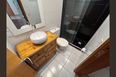 Apartamento à venda com 46m², 2 quartos e 1 vaga Apartamento à venda com 46m², 2 quartos e 1 vagaBanheiro