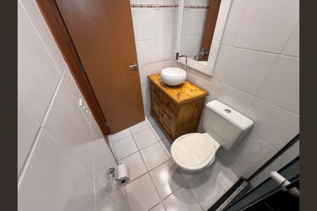 Apartamento à venda com 46m², 2 quartos e 1 vaga Apartamento à venda com 46m², 2 quartos e 1 vagaBanheiro