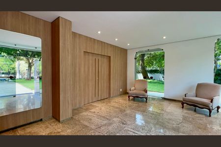 Apartamento à venda com 185m², 3 quartos e 3 vagasHall social