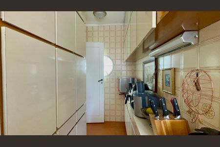 Apartamento à venda com 185m², 3 quartos e 3 vagasCozinha