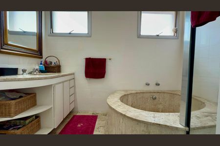 Apartamento à venda com 185m², 3 quartos e 3 vagasBanheiro da Suíte 3