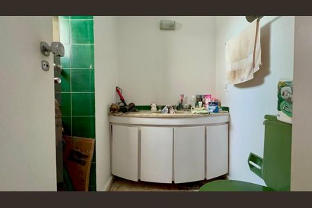 Apartamento à venda com 185m², 3 quartos e 3 vagasBanheiro da Suíte 1