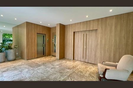 Apartamento à venda com 185m², 3 quartos e 3 vagasHall social