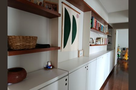 Apartamento para alugar com 154m², 3 quartos e 2 vagasArmario corredor