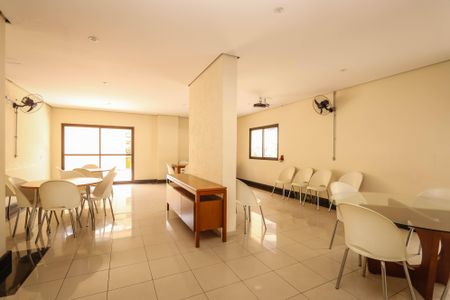 Apartamento à venda com 110m², 3 quartos e 2 vagas Apartamento à venda com 110m², 3 quartos e 2 vagasÁrea comum - Salão de festas