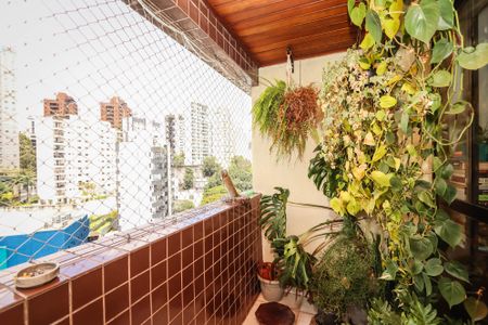 Apartamento à venda com 110m², 3 quartos e 2 vagas Apartamento à venda com 110m², 3 quartos e 2 vagasVaranda