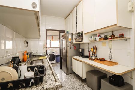 Apartamento à venda com 110m², 3 quartos e 2 vagas Apartamento à venda com 110m², 3 quartos e 2 vagasCozinha