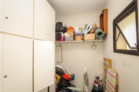 Apartamento à venda com 110m², 3 quartos e 2 vagas Apartamento à venda com 110m², 3 quartos e 2 vagasQuarto de Serviço