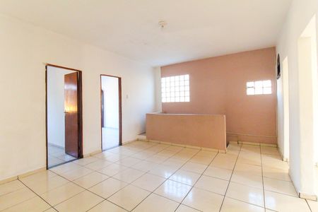 Casa à venda com 149m², 4 quartos e sem vaga Casa à venda com 149m², 4 quartos e sem vagaSala 1