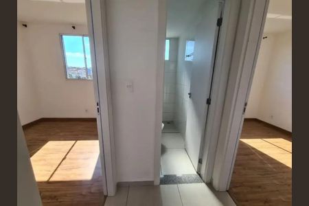 Banheiro de apartamento para alugar com 2 quartos, 45m² em Bom Jesus, Contagem