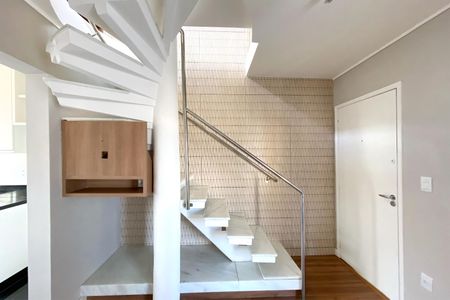 Escadas de apartamento à venda com 3 quartos, 150m² em Santa Efigênia, Belo Horizonte