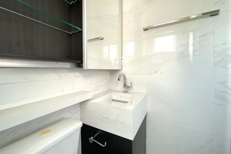 Banheiro da Suíte 1 de apartamento à venda com 3 quartos, 150m² em Santa Efigênia, Belo Horizonte
