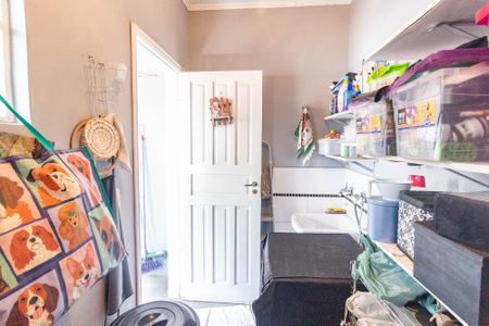 Casa à venda com 200m², 3 quartos e 3 vagasÁrea de Serviço