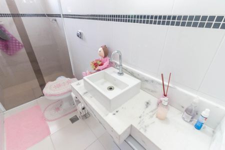 Casa à venda com 200m², 3 quartos e 3 vagasBanheiro 2