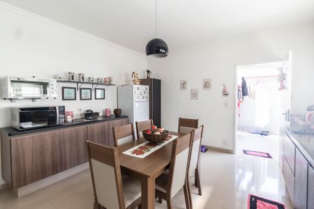 Casa à venda com 200m², 3 quartos e 3 vagasCozinha