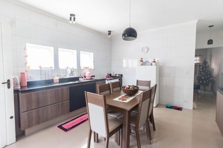 Casa à venda com 200m², 3 quartos e 3 vagasCozinha