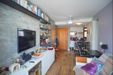Sala de apartamento para alugar com 1 quarto, 50m² em Petrópolis, Porto Alegre