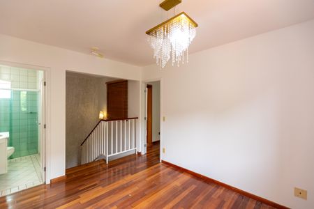 Casa de condomínio à venda com 194m², 3 quartos e 4 vagas Casa de condomínio à venda com 194m², 3 quartos e 4 vagasHall dos Quartos