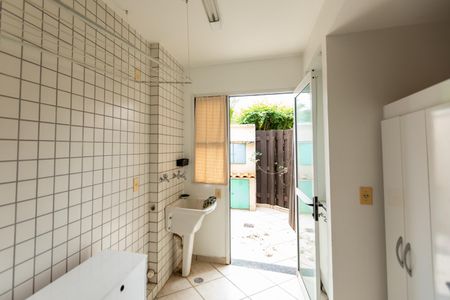 Casa de condomínio à venda com 194m², 3 quartos e 4 vagas Casa de condomínio à venda com 194m², 3 quartos e 4 vagasÁrea de Serviço