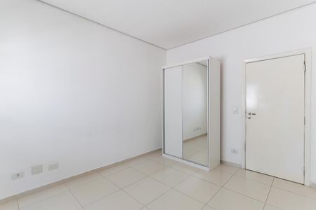 Casa à venda com 348m², 3 quartos e 3 vagasQuarto 2