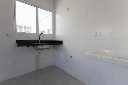 Cozinha e Área de Serviço de apartamento para alugar com 2 quartos, 44m² em Vila Ede, São Paulo
