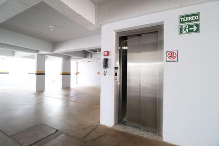 Apartamento para alugar com 52m², 2 quartos e 1 vagaElevador