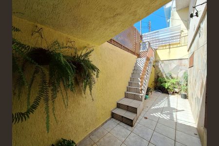 Casa à venda com 100m², 2 quartos e 1 vaga Casa à venda com 100m², 2 quartos e 1 vagaEntrada