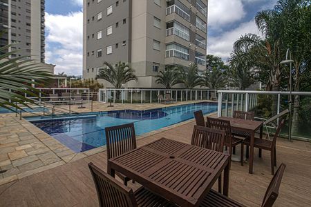 Apartamento à venda com 68m², 2 quartos e 1 vagapiscina_2