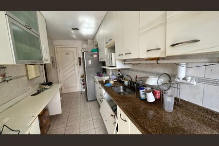 Apartamento à venda com 106m², 2 quartos e 1 vaga Apartamento à venda com 106m², 2 quartos e 1 vagaCozinha