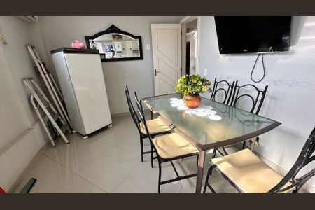 Apartamento à venda com 106m², 2 quartos e 1 vaga Apartamento à venda com 106m², 2 quartos e 1 vagaCopa
