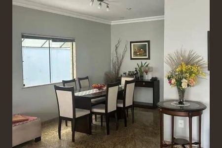 Casa à venda com 5 quartos, 435m² em Barra da Tijuca, Rio de Janeiro