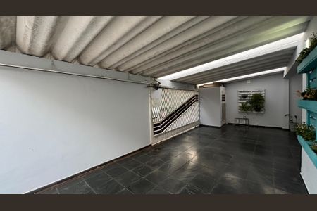 Casa à venda com 136m², 2 quartos e 3 vagasQuintal - Garagem