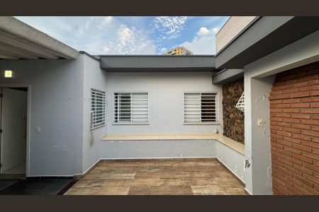 Casa à venda com 136m², 2 quartos e 3 vagasQuintal 