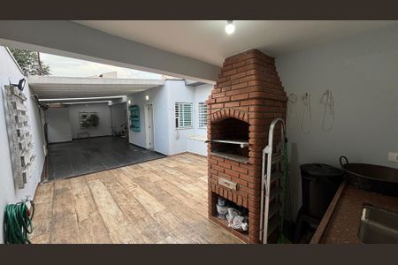 Casa à venda com 136m², 2 quartos e 3 vagasQuintal 