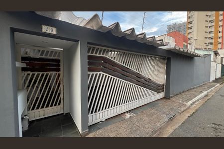 Casa à venda com 136m², 2 quartos e 3 vagasFachada