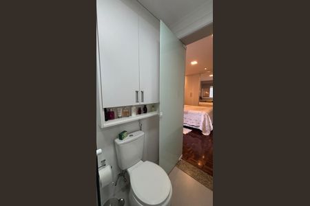 Casa à venda com 136m², 2 quartos e 3 vagasBanheiro da Suíte 2