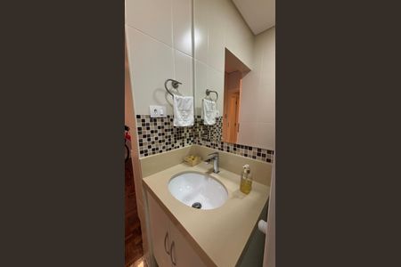 Casa à venda com 136m², 2 quartos e 3 vagasBanheiro da Suíte 1