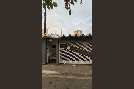Casa à venda com 136m², 2 quartos e 3 vagasFachada