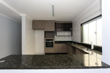Casa para alugar com 300m², 4 quartos e 2 vagasCozinha