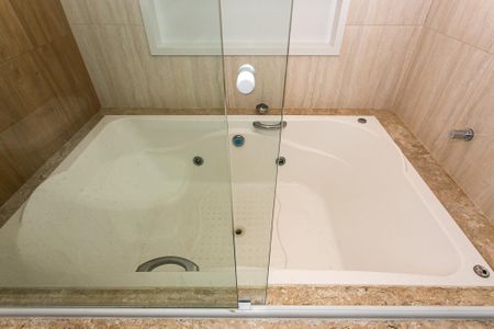 Casa para alugar com 300m², 4 quartos e 2 vagasBanheiro da Suíte