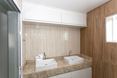 Casa para alugar com 300m², 4 quartos e 2 vagasBanheiro da Suíte