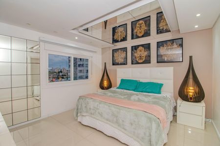 Suíte de apartamento à venda com 1 quarto, 80m² em São Sebastião, Porto Alegre