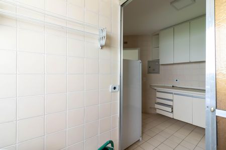 Apartamento à venda com 70m², 3 quartos e 1 vagaÁrea de Serviço