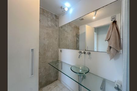 Apartamento à venda com 70m², 1 quarto e 1 vagaBanheiro