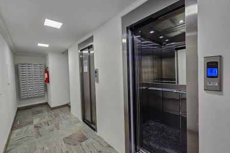 Apartamento à venda com 54m², 1 quarto e sem vagaHall social