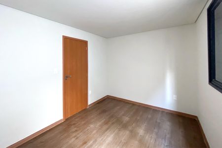 Apartamento à venda com 157m², 3 quartos e 2 vagasQuarto 2