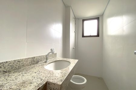 Apartamento à venda com 124m², 2 quartos e 2 vagasBanheiro da Suíte 2